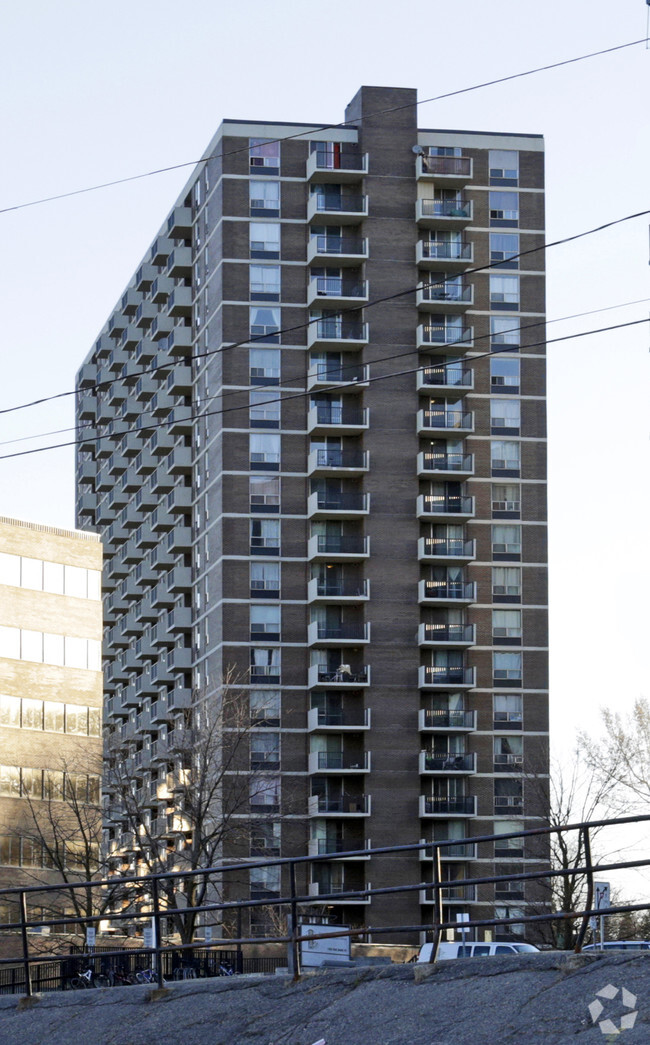 Building Photo - Riverbank Apartments