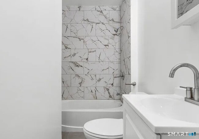 Foto del edificio - 301 Poplar St