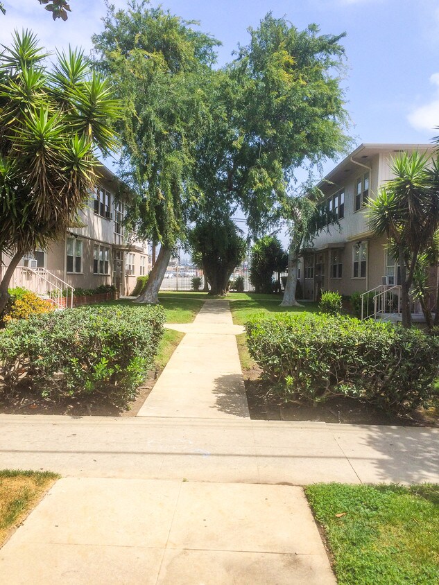 Foto del edificio - FABULOUS WESTCHESTER 1-BEDROOM APT. HOME