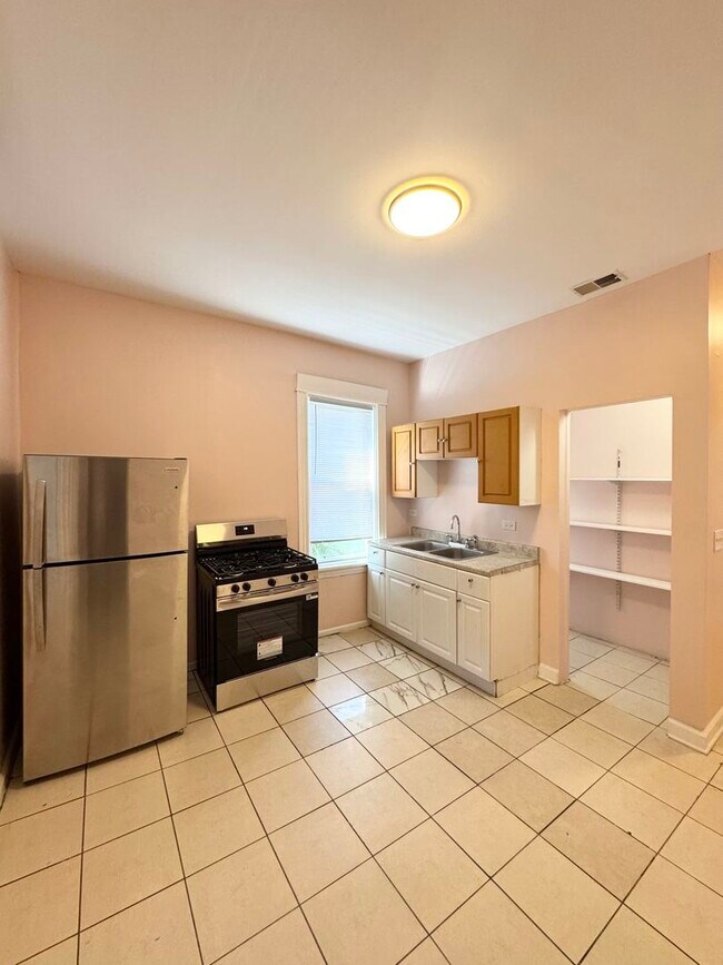 Foto del edificio - 4153 W Wabansia Ave