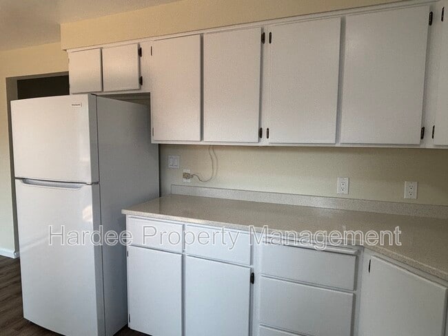 Building Photo - 2106 N 33rd St