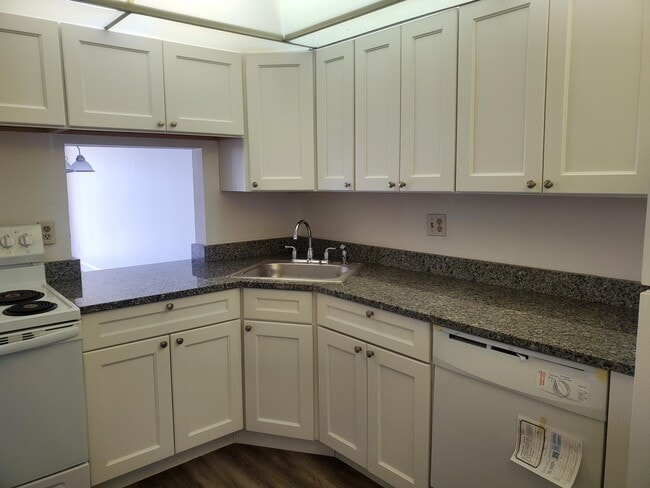 Foto del edificio - 6050 NW 64th Ave