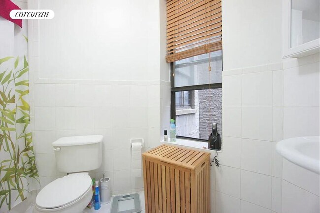 Foto del edificio - 313 W 114th St