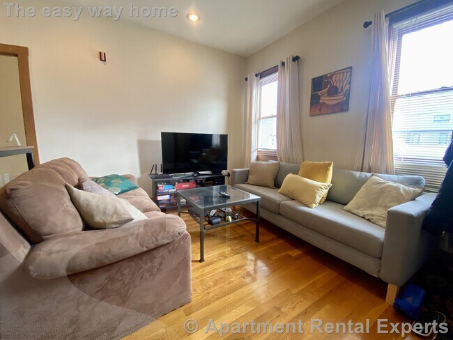 Foto del edificio - 349 Columbia St