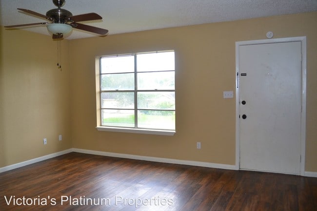 Building Photo - 603 Sherwood Dr