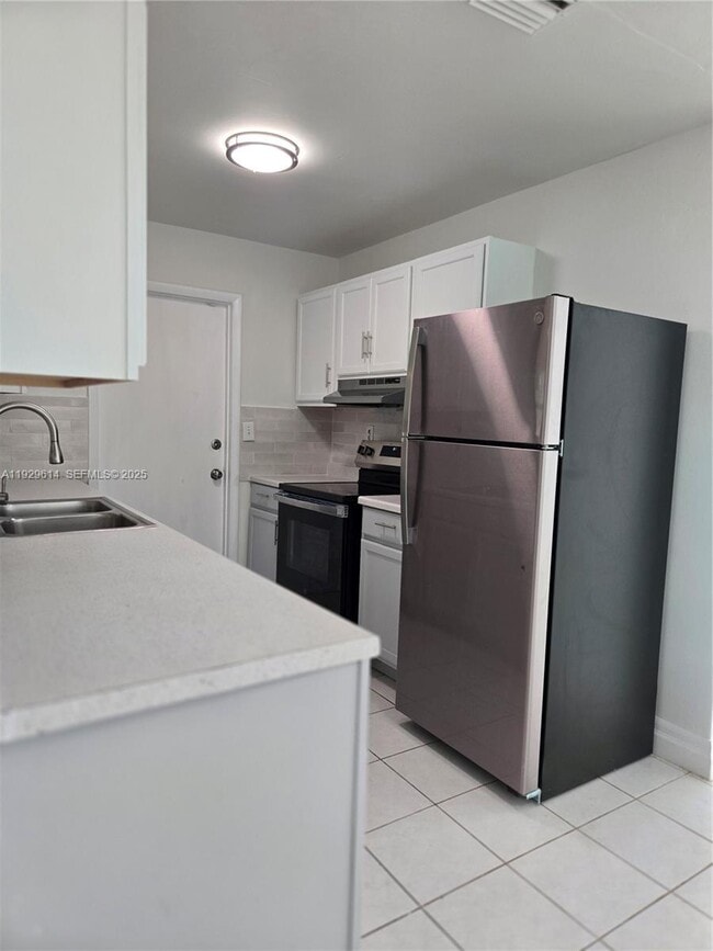 Foto del edificio - 13828 Harrison St