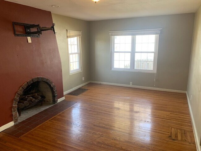 Foto del edificio - Great Location! Great House! Enjoy baseball games and the park attractions