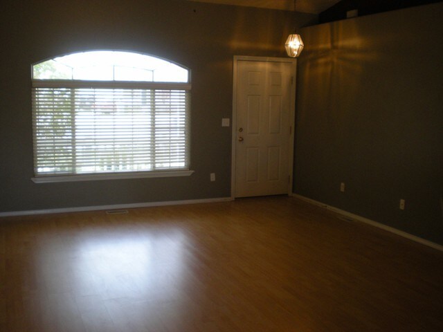 Building Photo - 533 N Coppertree Dr