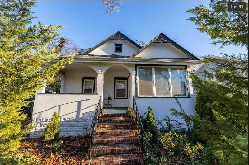 Primary Photo - 208 Huron Ave