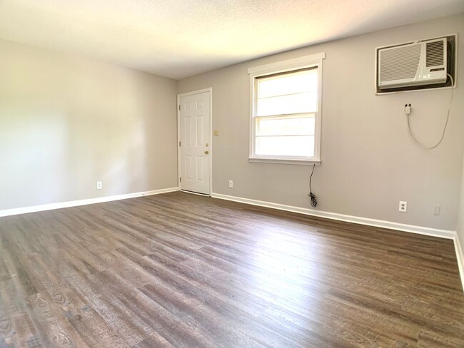 Building Photo - 72 E Fork Dr