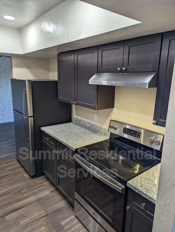Building Photo - 4551 E Bellevue St