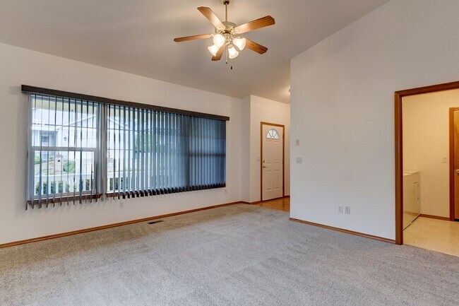 Building Photo - 2 Bd 2 Bath Home in 55+ Community