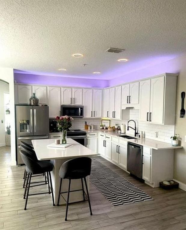 Foto del edificio - 10400 Eastpark Woods Dr