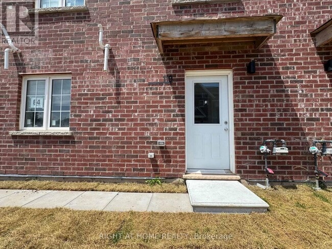 Building Photo - 119 HighRiver Trl