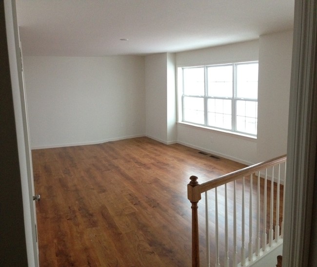 Building Photo - 770 Winding Ln