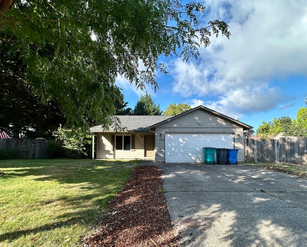 Primary Photo - Great 3 bed 2 bath home in a Battle Ground...