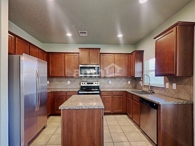 Building Photo - 12003 Allard Bluff