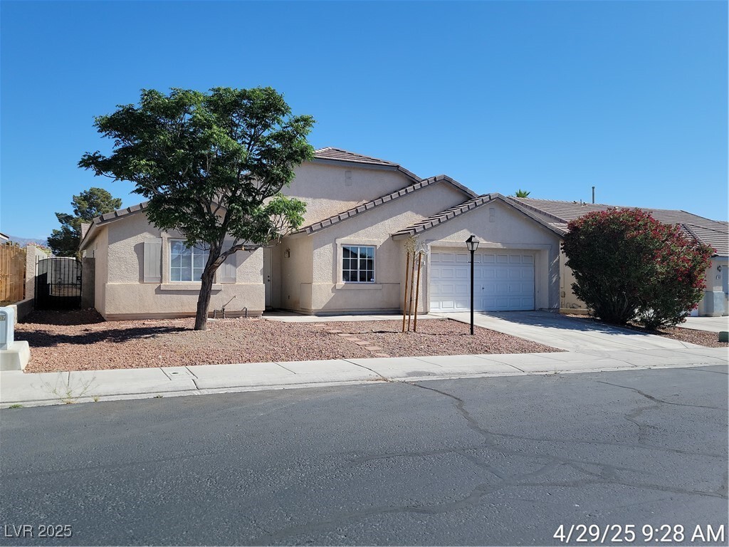 Primary Photo - 916 Melic Way