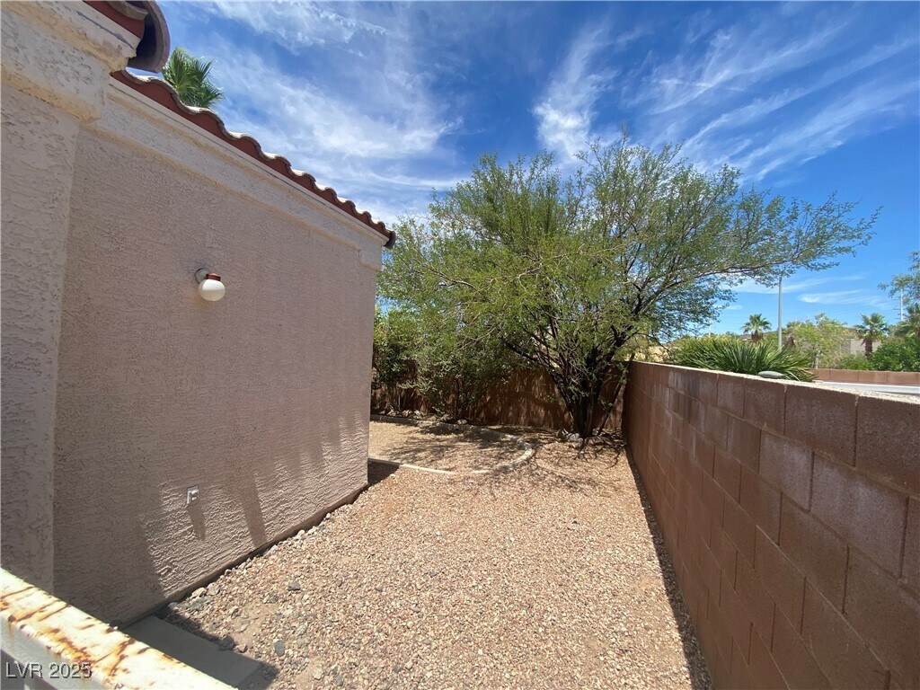 Building Photo - 2312 Cut Bank Trail
