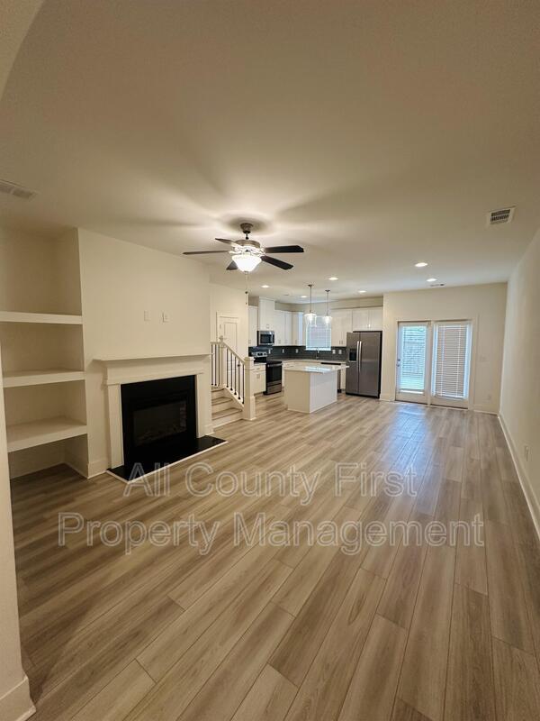 Building Photo - 5788 Calle Vis Dr