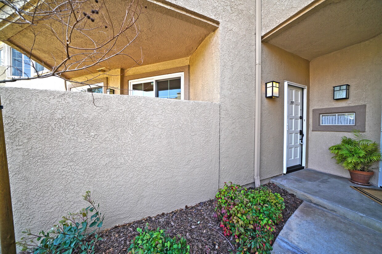 Primary Photo - 23811 Del Monte Dr.