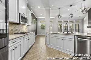 Building Photo - 8881 Highland Dawn