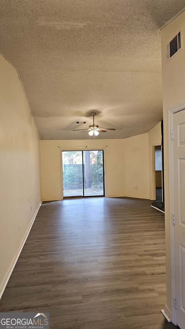 Building Photo - 331 Somerset Dr