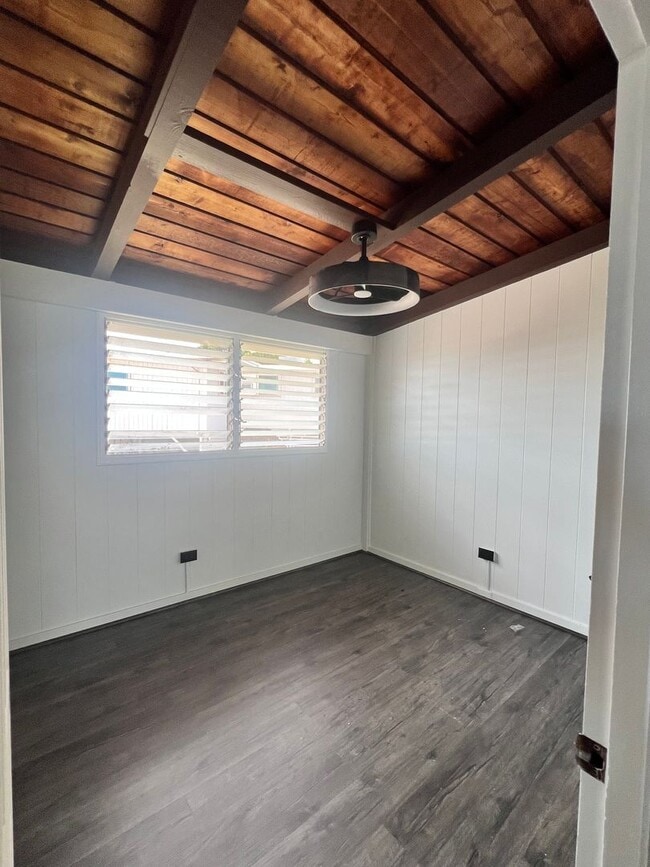 Building Photo - Scenic Island Living with Unmatched Conven...
