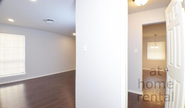 Building Photo - 4711 S Fulton Pl