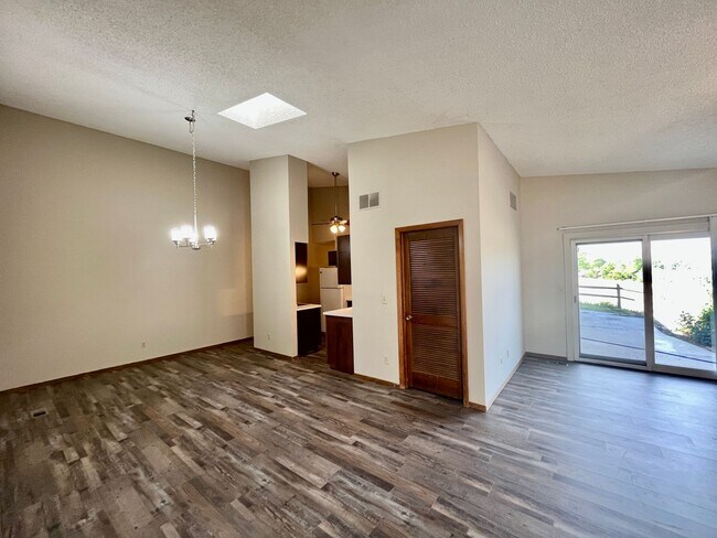 Building Photo - NEWLY REMODLED 2 Bedroom Patio Home