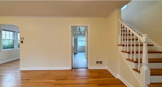 Foto del edificio - 5205 W Foster Ave