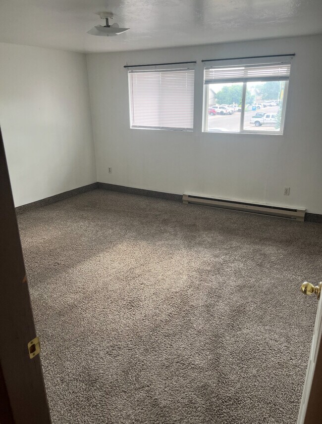 Building Photo - Vernal 4 Plex