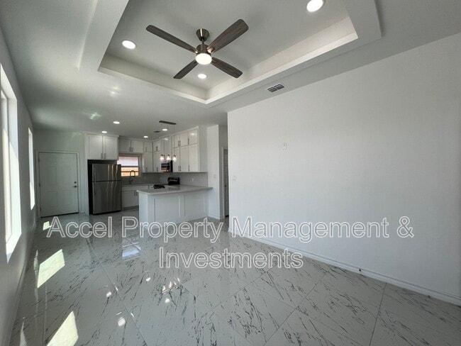 Building Photo - 2011 Selena St