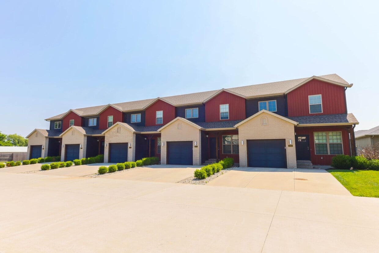 Foto principal - NEW LUXURY 3 BED 2.5 BATH TOWNHOUSE!!!