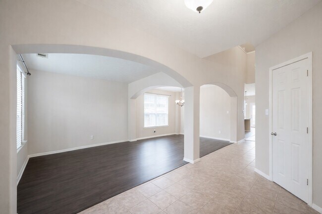 Building Photo - 16906 Langham Heights Ln