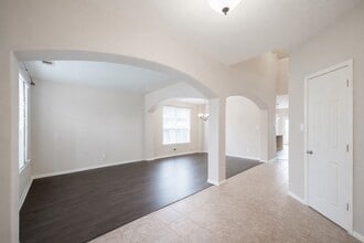 Building Photo - 16906 Langham Heights Ln