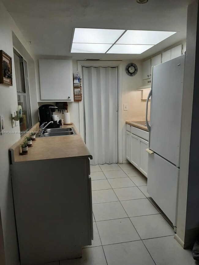 Foto del edificio - 5810 NW 82nd Terrace