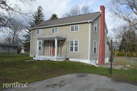 Primary Photo - 1109 E Huron River Dr