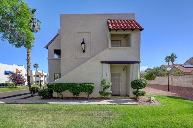 Building Photo - 101 Luna Way