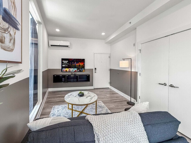 Building Photo - 1214 N American St