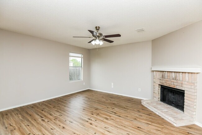 Building Photo - 4329 Meadowknoll Dr