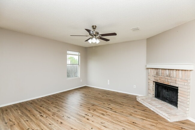 Foto del edificio - 4329 Meadowknoll Dr
