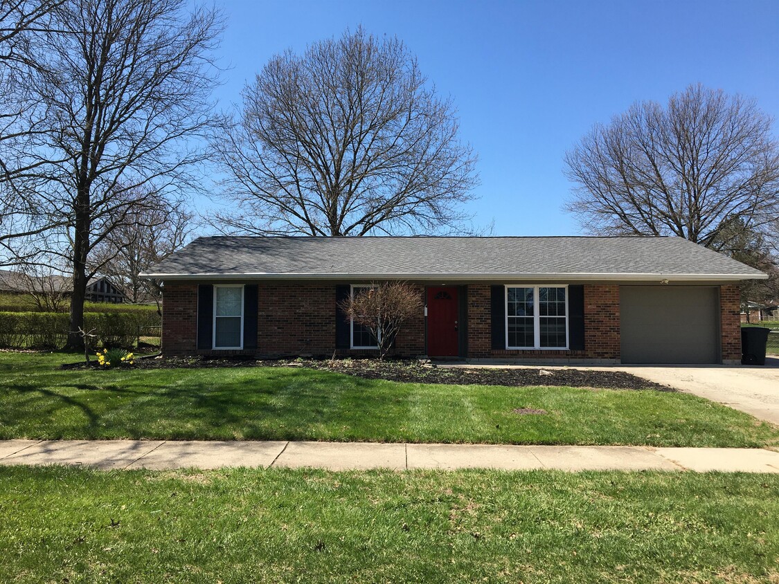 Primary Photo - 727 Pointview Dr