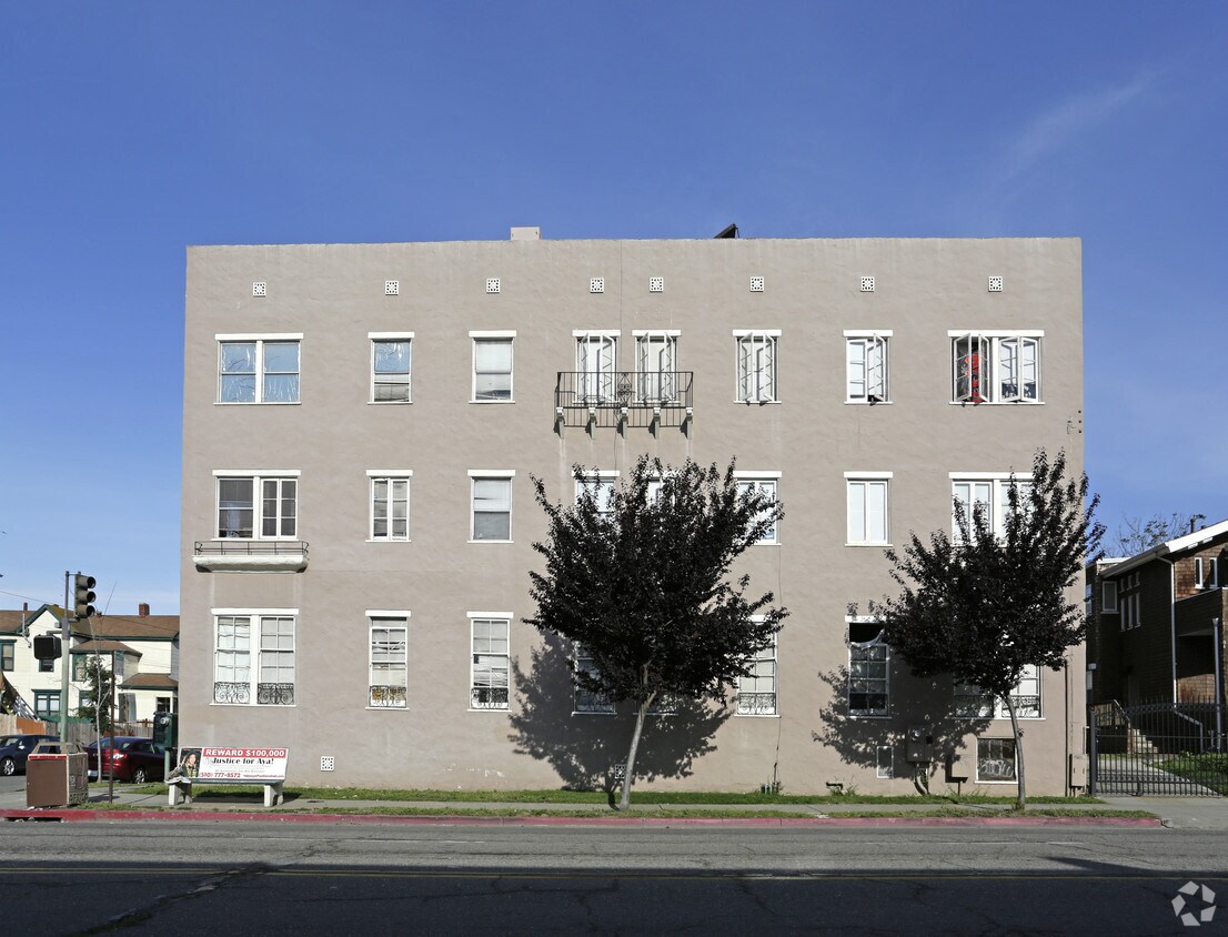 Building Photo - 650 34th St