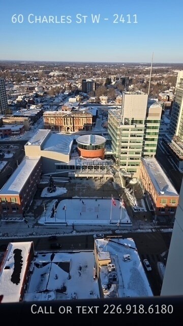 Photo du bâtiment - 60 Charles St W