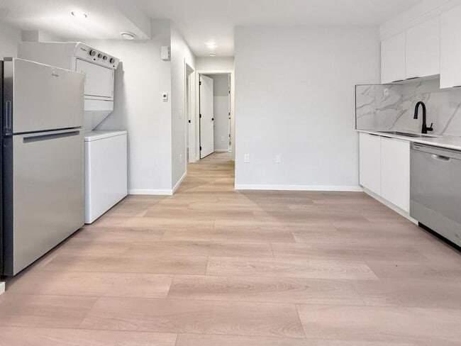 Building Photo - 2.0 bedroom in Edmonton Alberta T5G 1G1