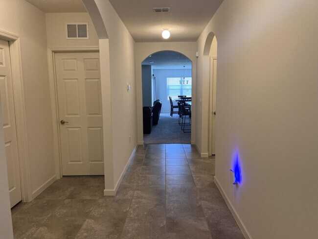 Foto del edificio - 225 Sorrento Dr