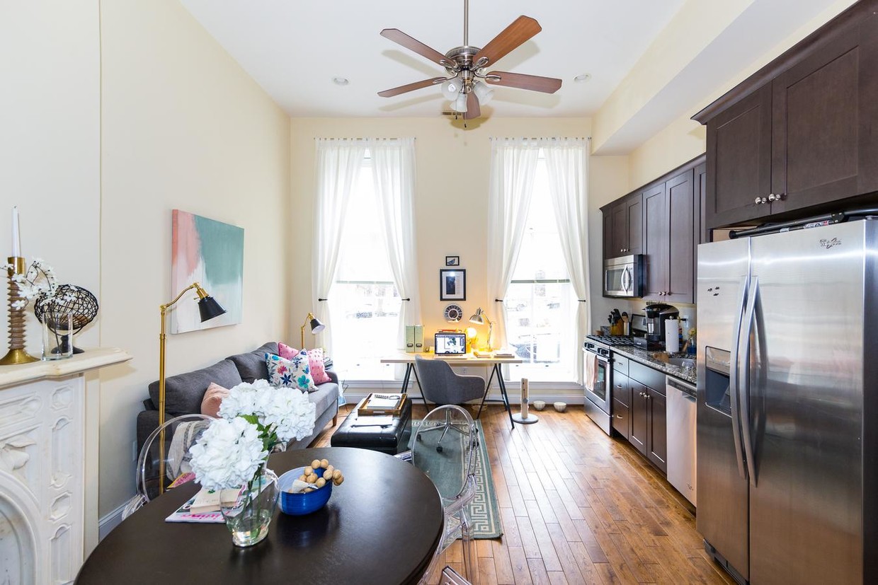 Primary Photo - 1318 Eutaw Pl