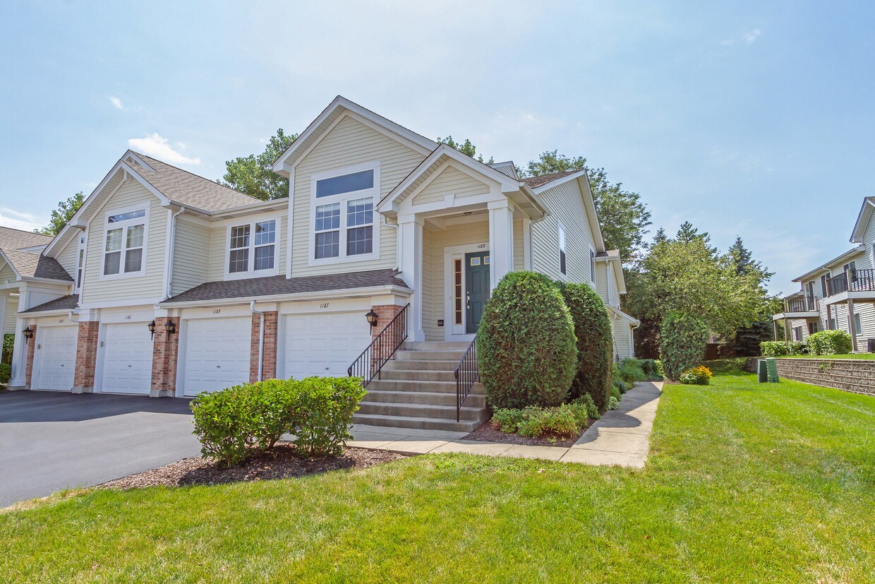 1187 Hawthorne Ln, Elk Grove Village, IL 60007 Townhome Rentals in