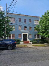 Building Photo - 3308 Prytania St